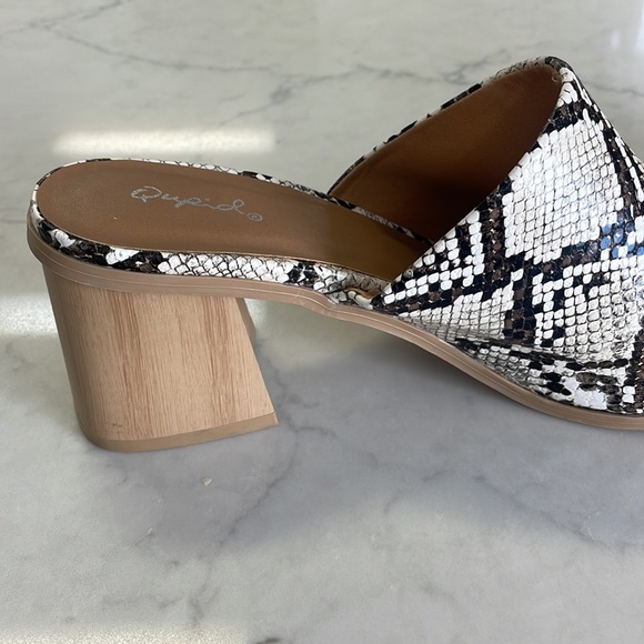 Qupid Women’s Python Print Sandals Size 10 - Picture 7 of 8